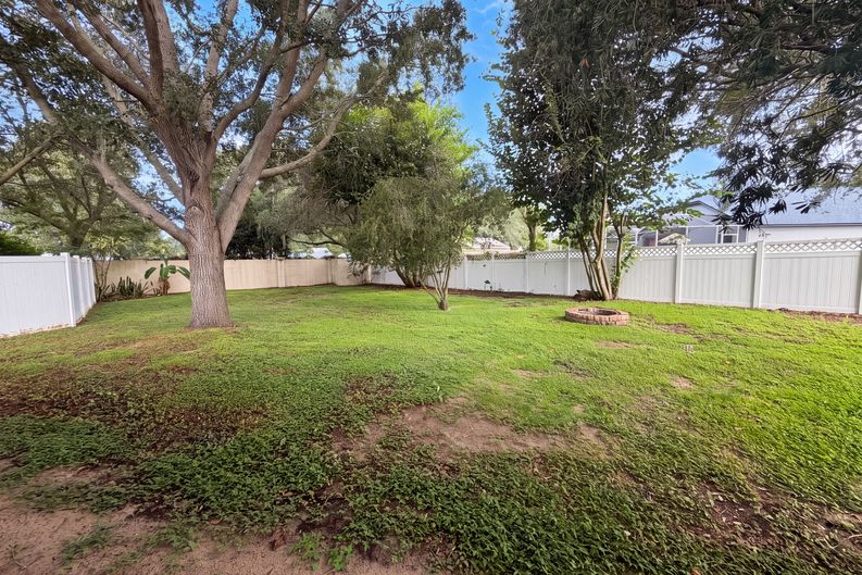 Photo 22 of 24 of 33450 Irongate Dr, Leesburg, FL