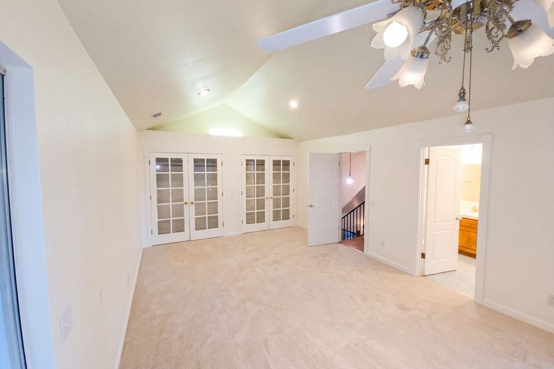 Photo 14 of 31 of 472 Brentwood Dr, Lake Arrowhead, CA