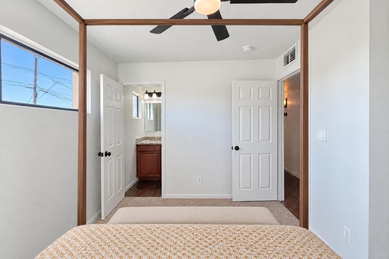 Photo 11 of 21 of 2221 W Altadena Ave, Phoenix, AZ