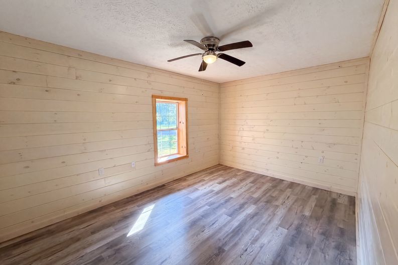 Photo 12 of 28 of 2039 Slippery Rock Cir, Sevierville, TN