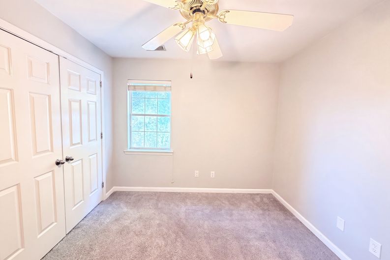Photo 7 of 20 of 531 Canyon Park Dr, Pelham, AL