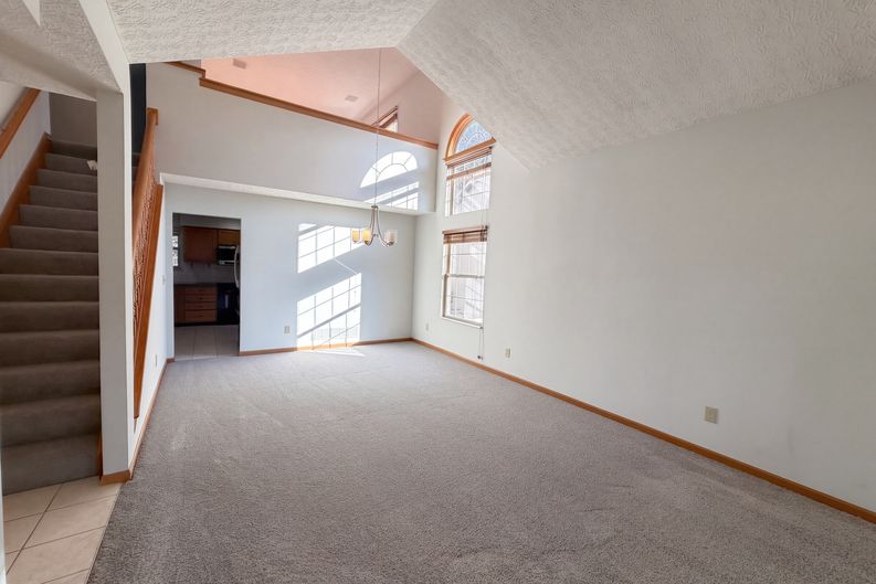 Photo 3 of 40 of 232 Brownstone Ct, Westerville, OH