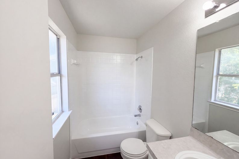 Photo 10 of 17 of 1555 Parkfield Cir, Round Rock, TX