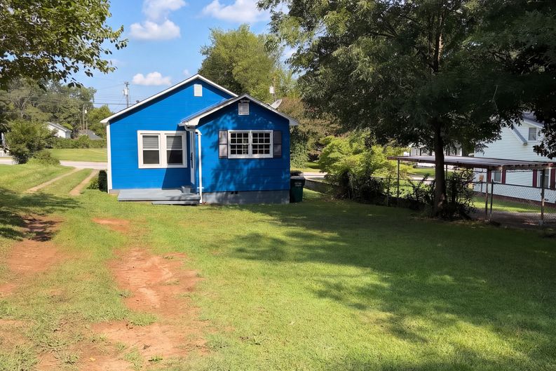 Photo 5 of 20 of 946 N Logan St, Gaffney, SC