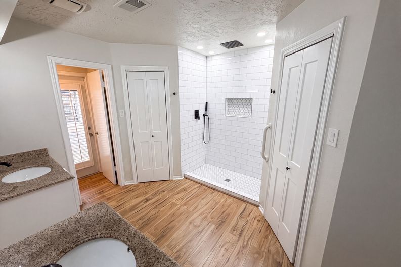 Photo 12 of 26 of 14923 Aspen Hills Dr, Houston, TX
