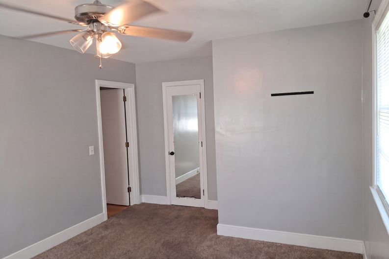 Photo 6 of 19 of 1321 E Washington St, Dillon, SC