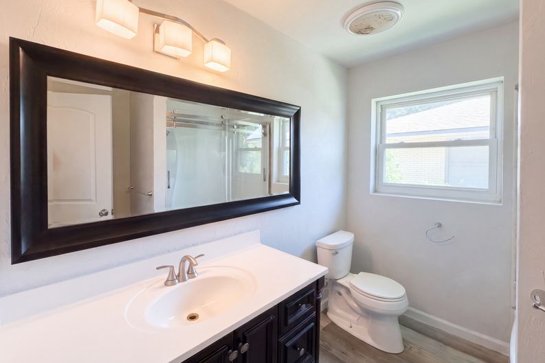 Photo 9 of 20 of 2415 Barnes Bridge Rd, Dallas, TX