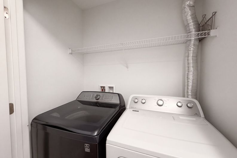 Photo 20 of 25 of 15613 John Diskin Cir, Woodbridge, VA