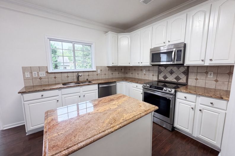 Photo 6 of 17 of 3708 Leela Palace Way, Fort Mill, SC