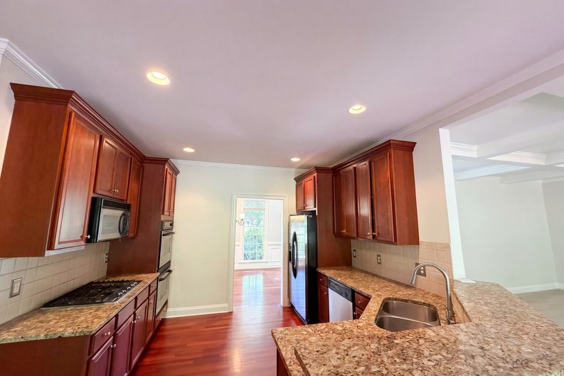 Photo 7 of 23 of 861 Windsor Creek Dr, Grayson, GA