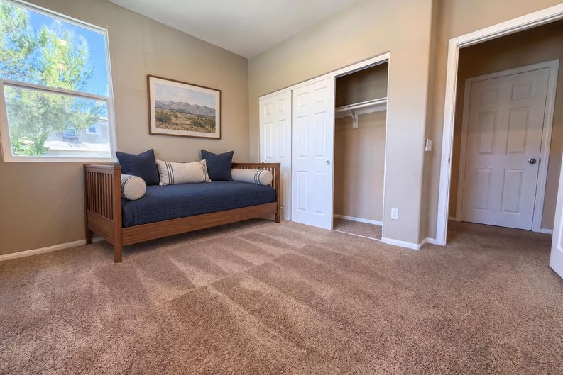 Photo 15 of 24 of 3136 Hibiscus Pt, Hemet, CA