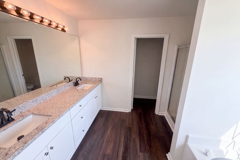 Photo 12 of 19 of 7402 Walton Hl, Fairburn, GA