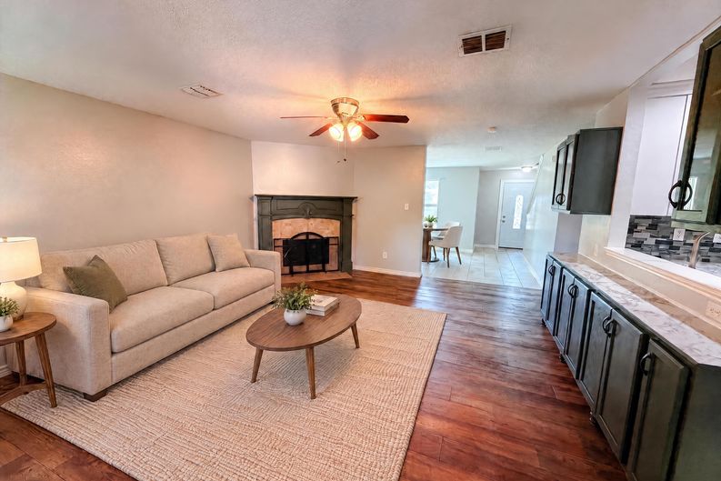 Photo 3 of 21 of 1213 Maritime Ln, Wylie, TX