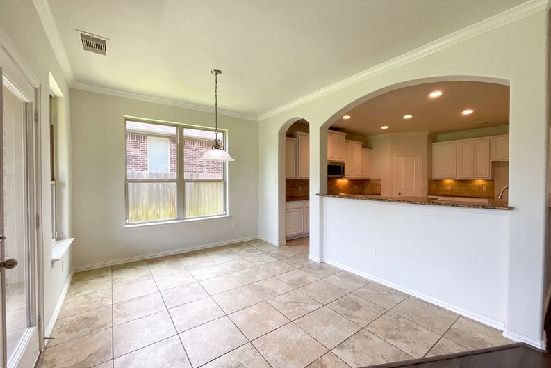 Photo 8 of 22 of 17118 Jetton Park Ln, Humble, TX