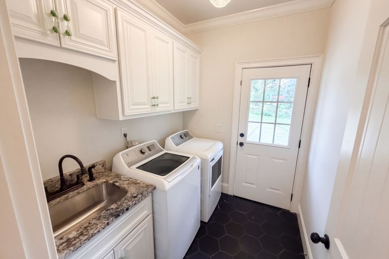 Photo 22 of 27 of 7510 Sunridge Ln, Douglasville, GA