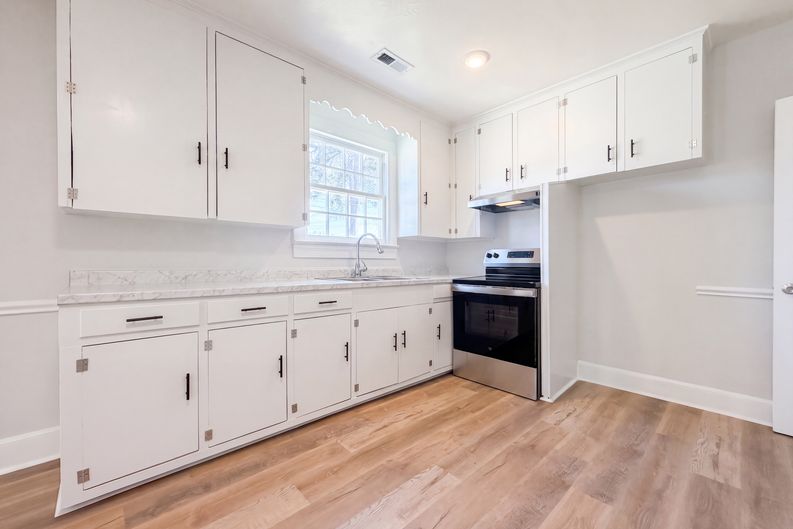 Photo 8 of 17 of 1612 Beech St, Goldsboro, NC