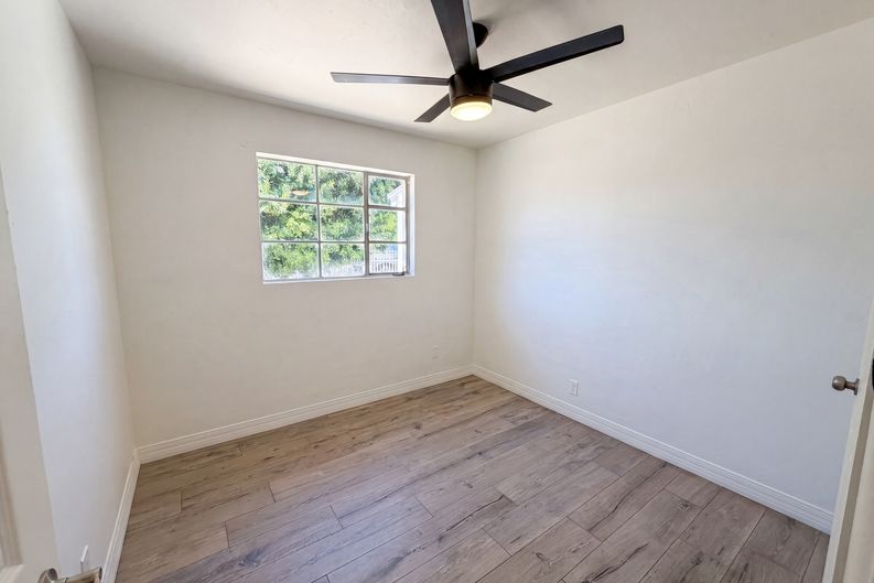 Photo 9 of 21 of 4505 W Clarendon Ave, Phoenix, AZ