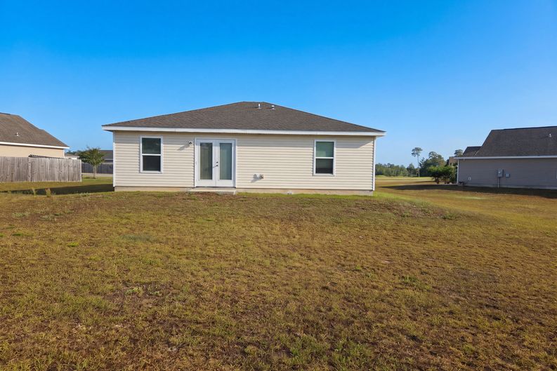 Photo 5 of 21 of 128 Mikaela Ave, Defuniak Springs, FL