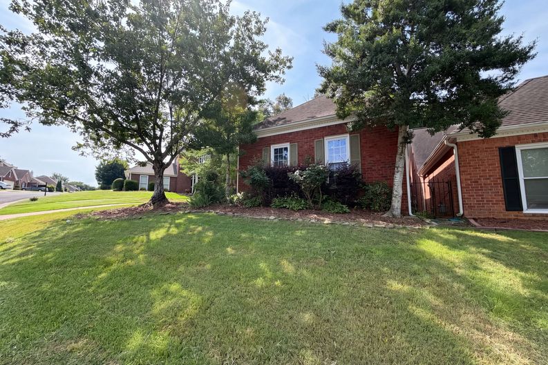 Photo 21 of 24 of 1900 Stone Brook Ln, Birmingham, AL