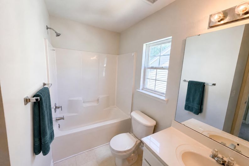 Photo 7 of 17 of 8409 Aztec Dawn Ct, Raleigh, NC