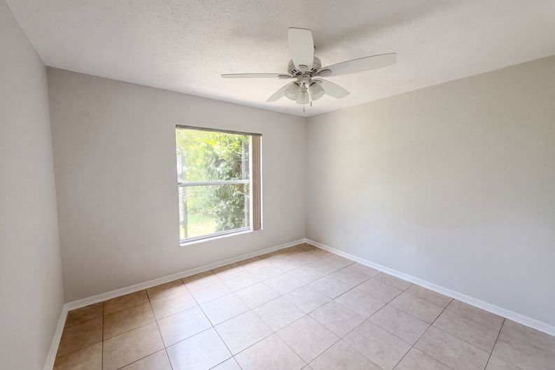 Photo 13 of 21 of 1870 SW Valencia Heights Ave, Dunnellon, FL