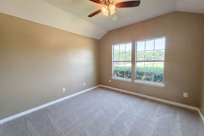 Photo 9 of 16 of 5400 Shepherd Pl, Flower Mound, TX