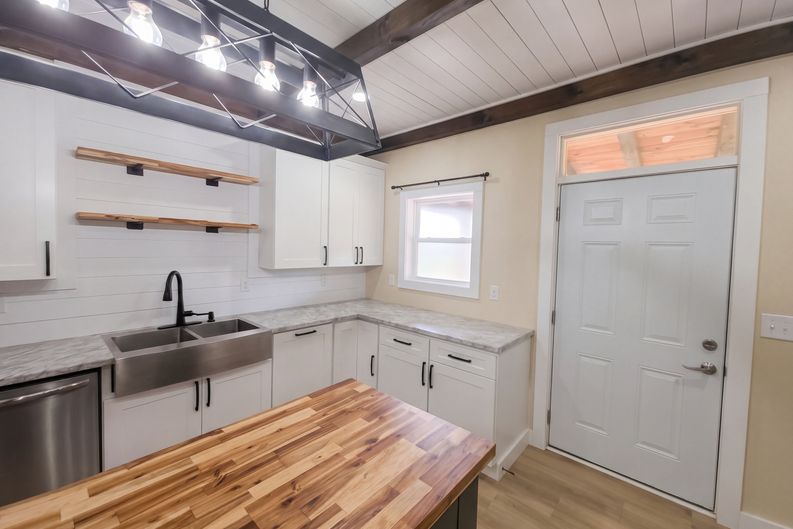 Photo 6 of 32 of 576 Stanley St, Oneida, TN