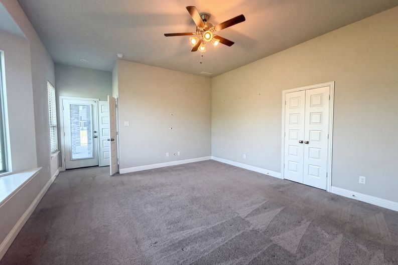 Photo 4 of 46 of 1208 Redbud St, Howe, TX