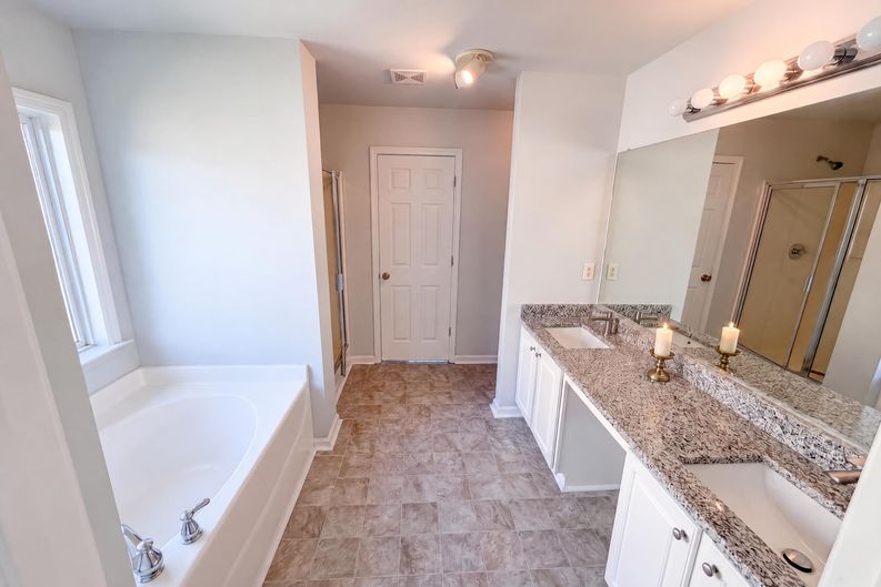 Photo 10 of 23 of 7328 Toccoa Cir, Union City, GA