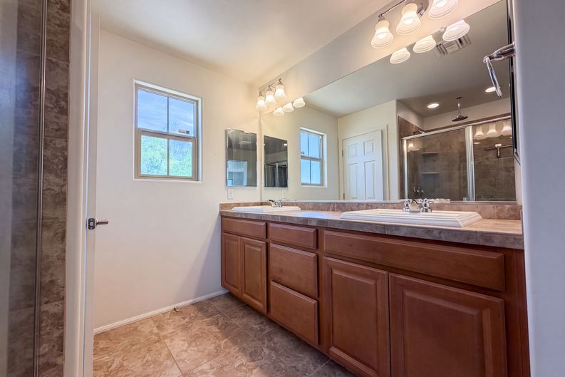 Photo 12 of 25 of 7452 S Golden Shore Dr, Tucson, AZ