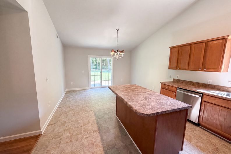 Photo 9 of 18 of 102 Hayworth Ave, Clinton, SC