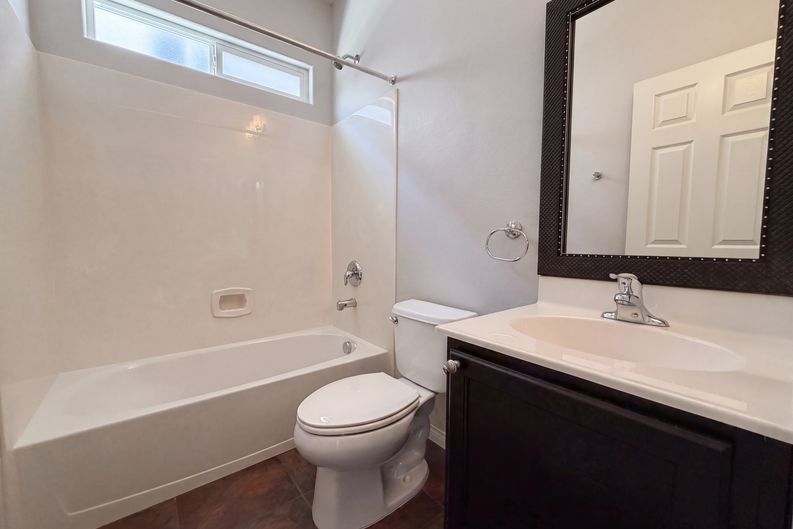Photo 14 of 21 of 908 Baronet Dr, Las Vegas, NV