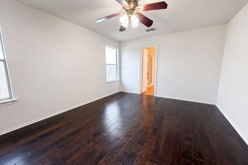 Photo 4 of 22 of 5810 Vasey Blvd, Austin, TX