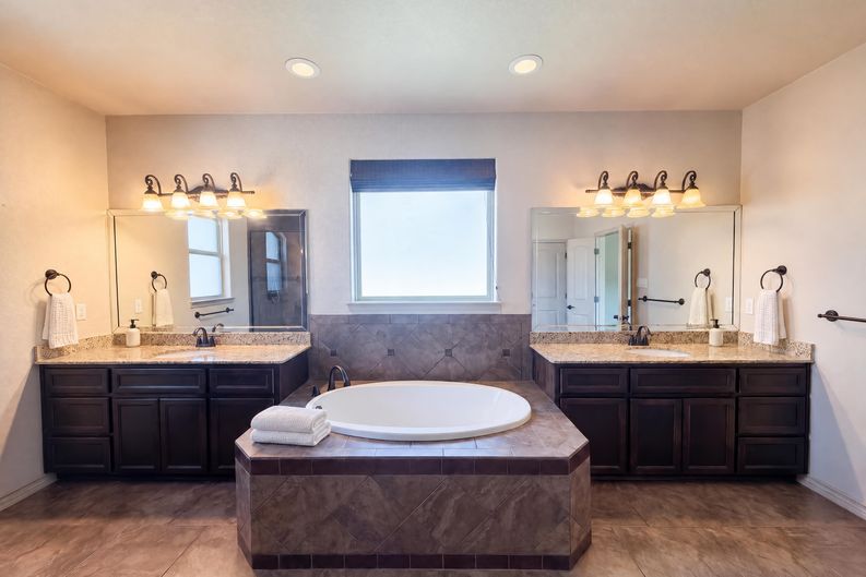 Photo 10 of 20 of 206 County Road 4774, Kempner, TX