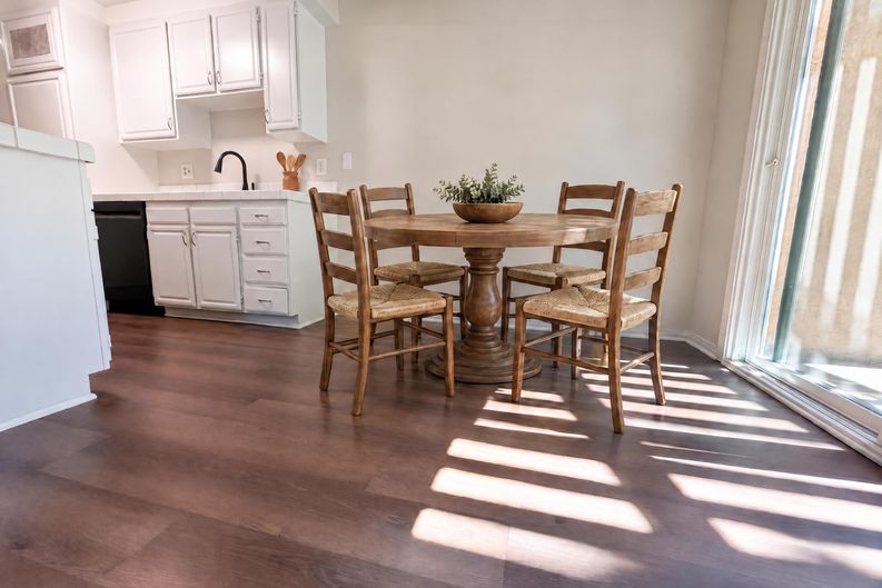 Photo 6 of 27 of 912 S Mountain Ave, Ontario, CA