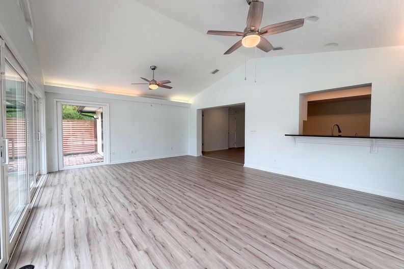 Photo 3 of 17 of 628 Miramar Ln, Ponte Vedra Beach, FL