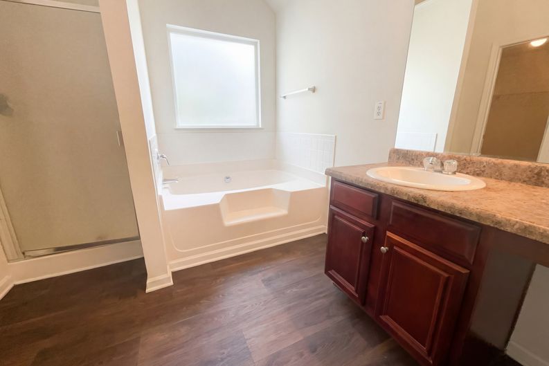 Photo 6 of 22 of 1630 Tigris Ct, Atlanta, GA
