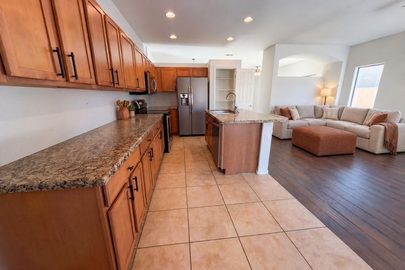 Photo 6 of 41 of 25852 W Lynne Ln, Buckeye, AZ