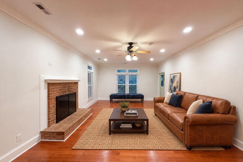 Photo 6 of 30 of 2315 Heathershire Ln, Matthews, NC