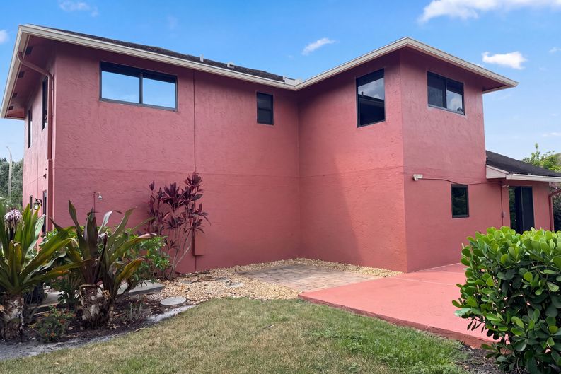 Photo 37 of 47 of 118 Waterway Rd, Royal Palm Beach, FL