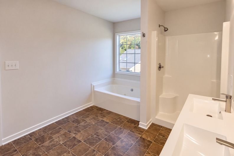 Photo 17 of 22 of 3153 Chartwood Dr, Sandston, VA