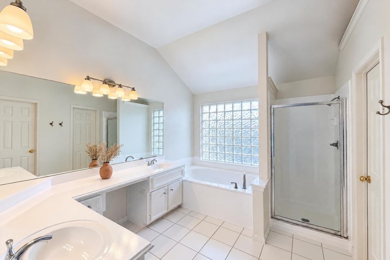 Photo 15 of 30 of 3407 Woodbine Pl, Pearland, TX