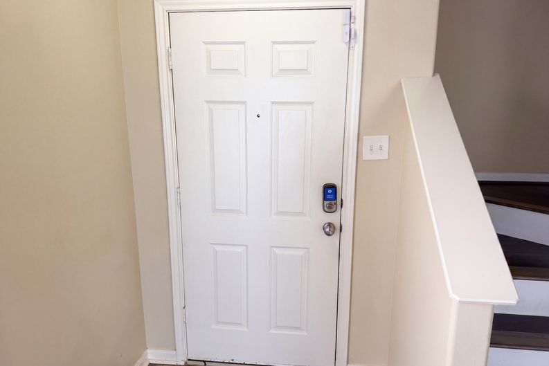 Photo 23 of 28 of 10250 Rolleston Ln, Houston, TX