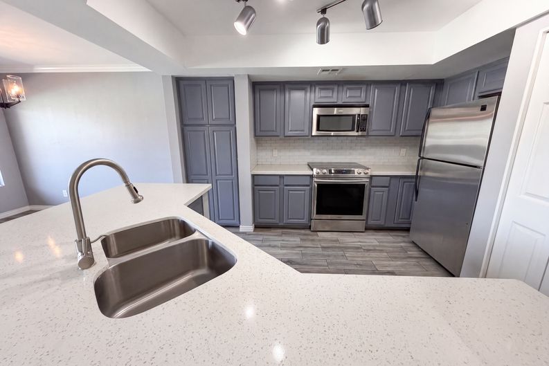 Photo 6 of 24 of 1331 W Baseline Rd, Mesa, AZ