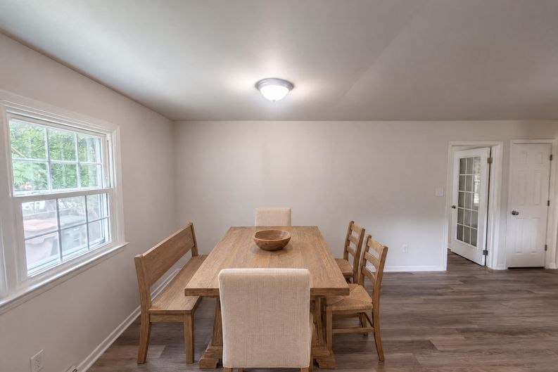 Photo 24 of 26 of 1502 W Meadowview Rd, Greensboro, NC