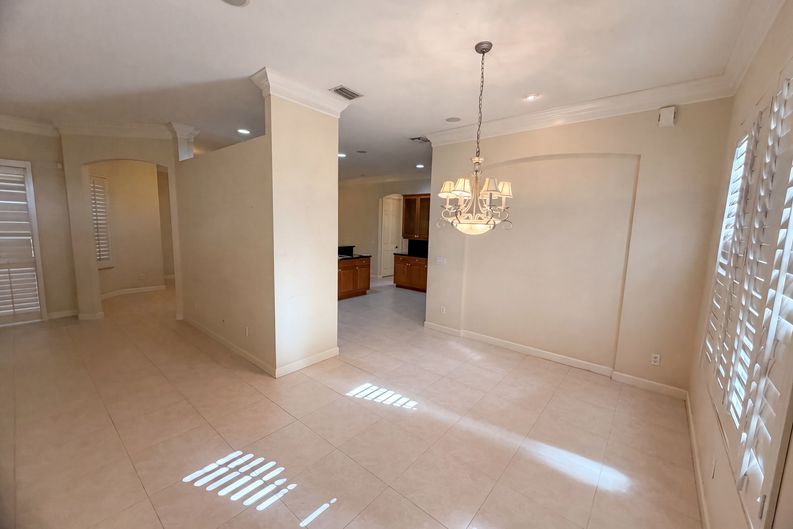 Photo 7 of 30 of 424 NW Dover Ct, Port Saint Lucie, FL