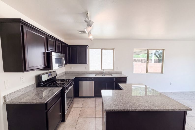 Photo 8 of 18 of 850 W Calle Arroyo Norte, Green Valley, AZ