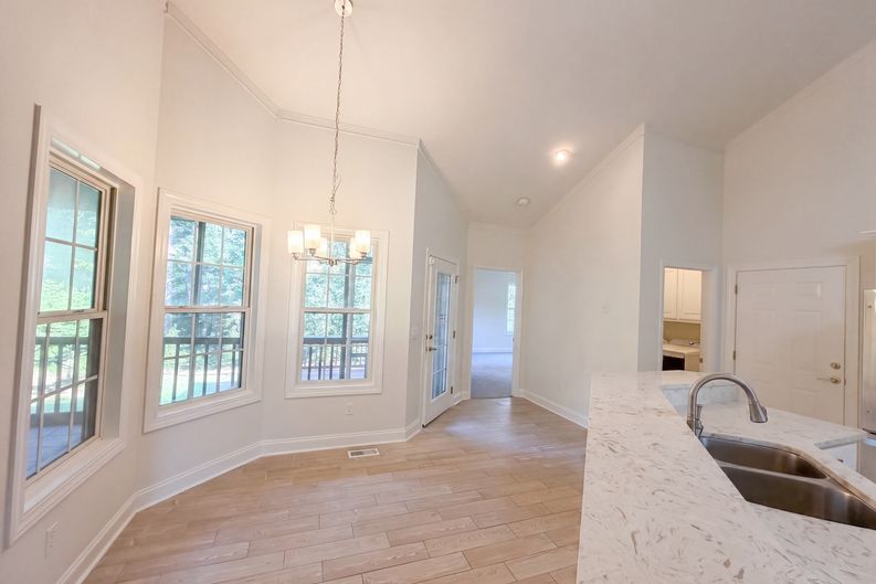 Photo 11 of 36 of 189 Victoria Dr, Inman, SC