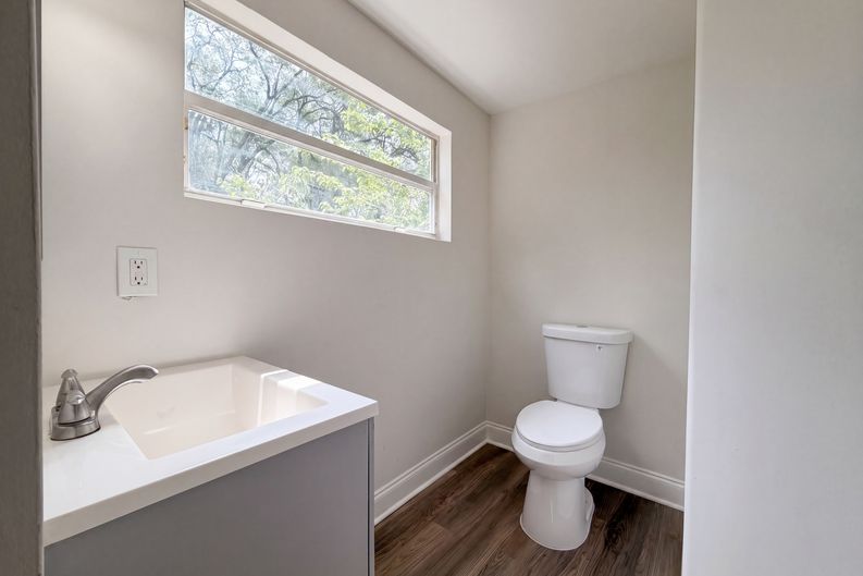 Photo 14 of 19 of 7008 Thurston Rd, Jacksonville, FL