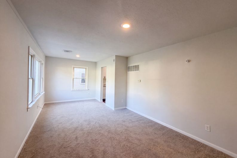 Photo 3 of 23 of 2785 Linview Ave, Columbus, OH